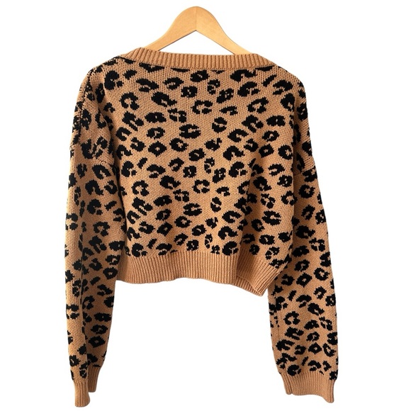 Wild Honey Leopard Print Crop V Neck Sweater- Size Medium - Picture 2 of 4